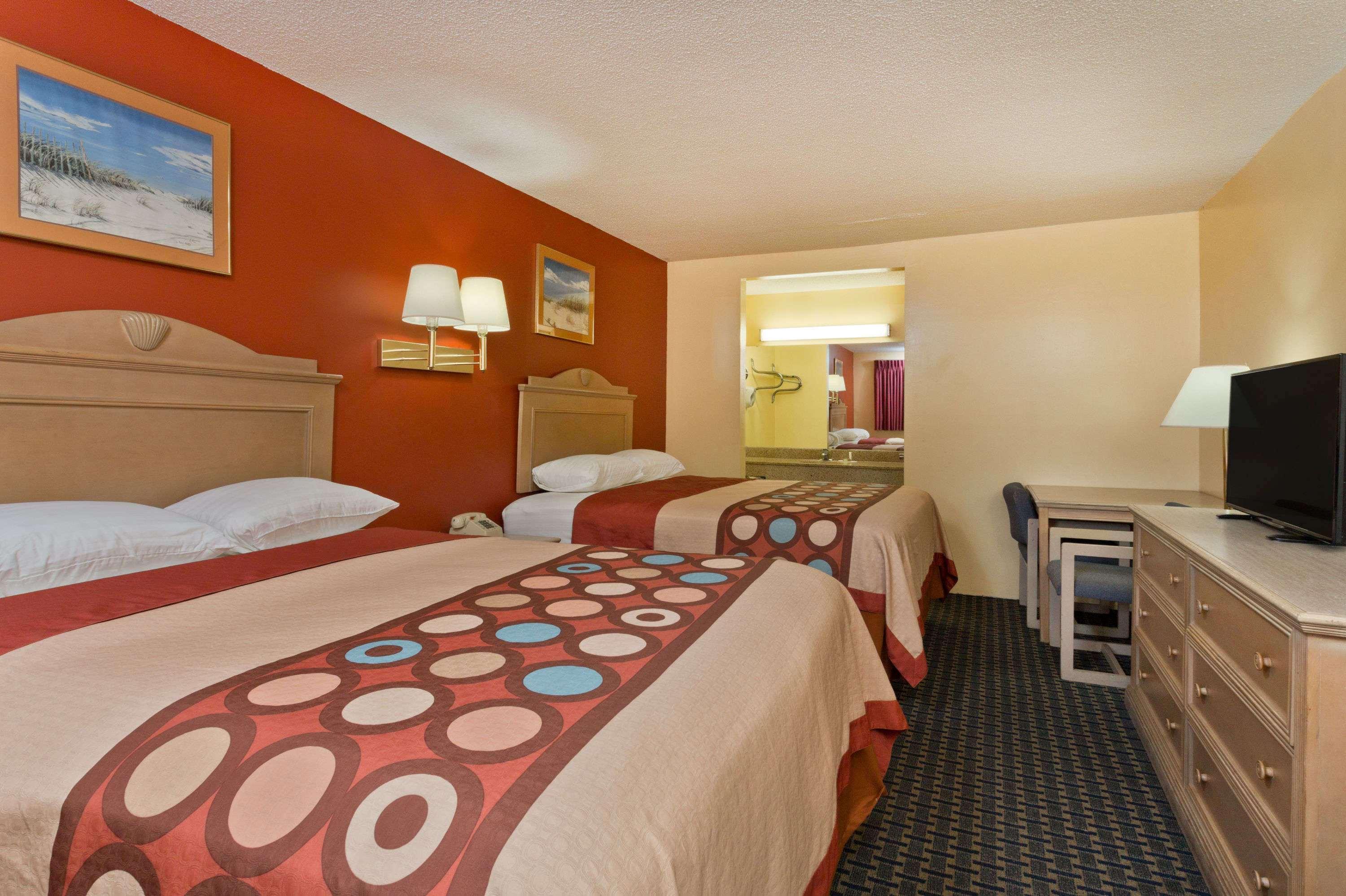 Hotel Super 8 By Wyndham 2*