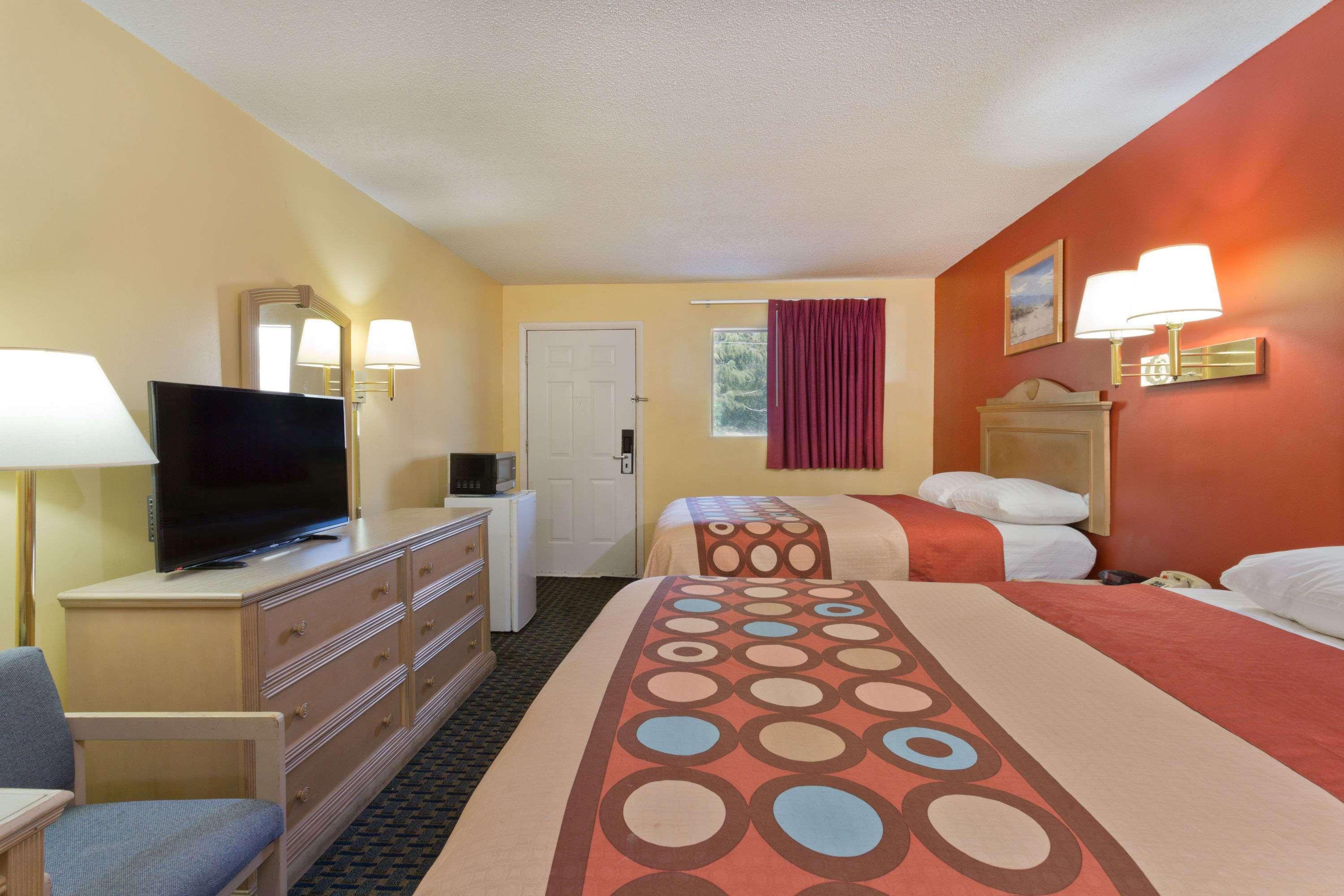 Super 8 By Wyndham Hotel Chipley