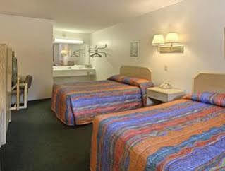 Hotel Super 8 By Wyndham 2*